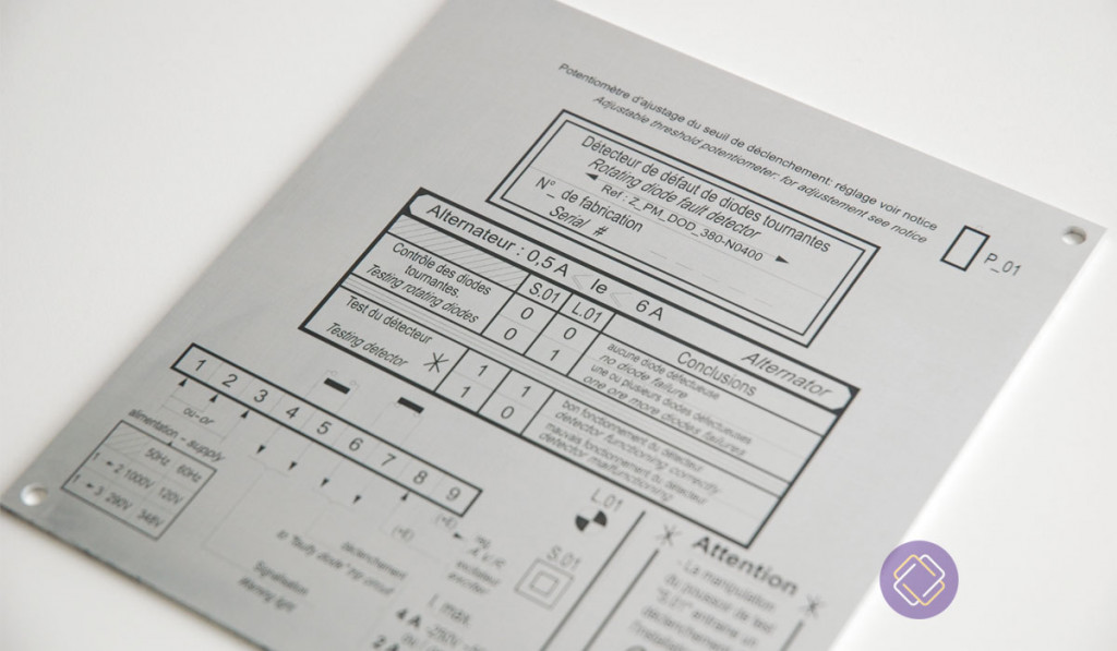 Plaque contenant des informations sur le produit