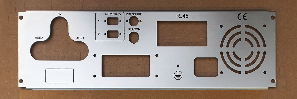 Face avant et face arrière pour matériel électronique